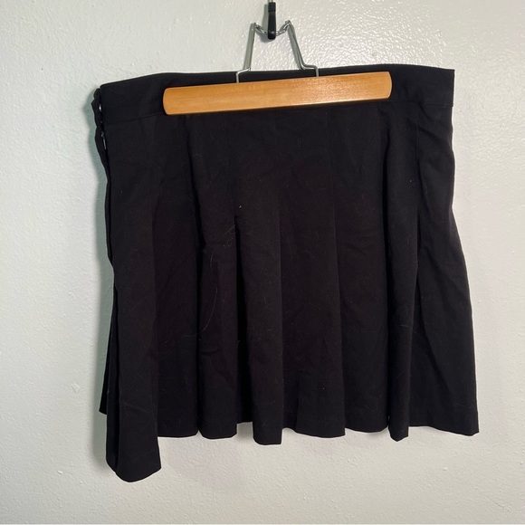 Divided H&M Pleated Mini Skirt Black 10 - Picture 7 of 9